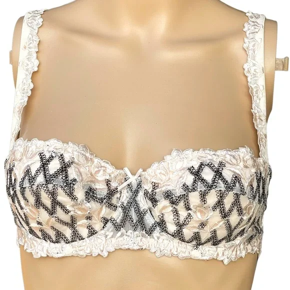 Vintage 90s Lise Charmel pink & black floral lacy bra - Picture 1 of 13